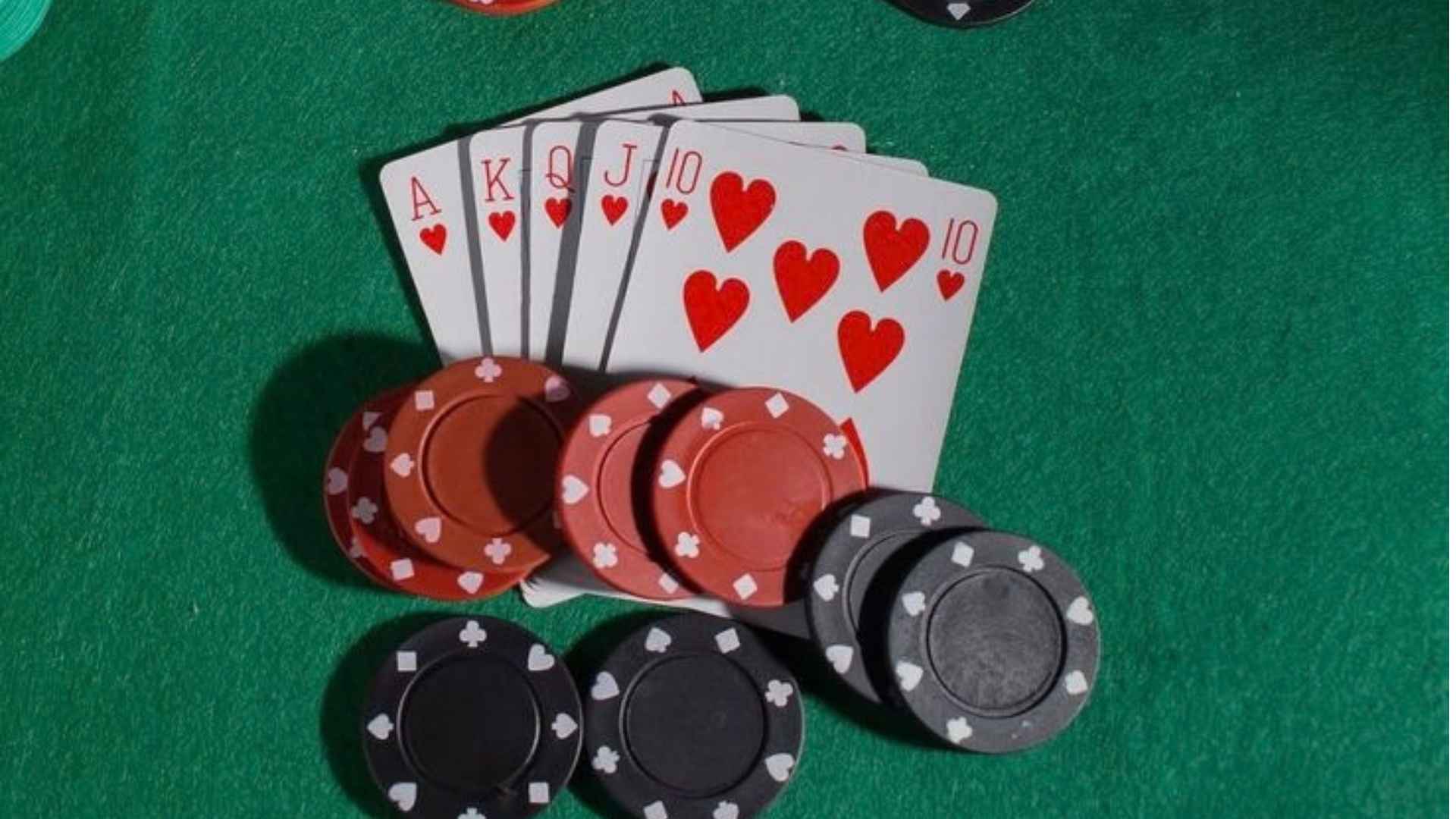 Do Casino Dealers Make Good Money and What Affects Their Earnings
